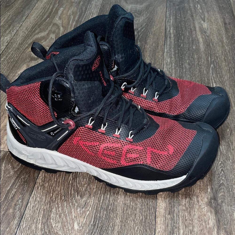 KEEN Men's Red and Black Waterproof Shoes
